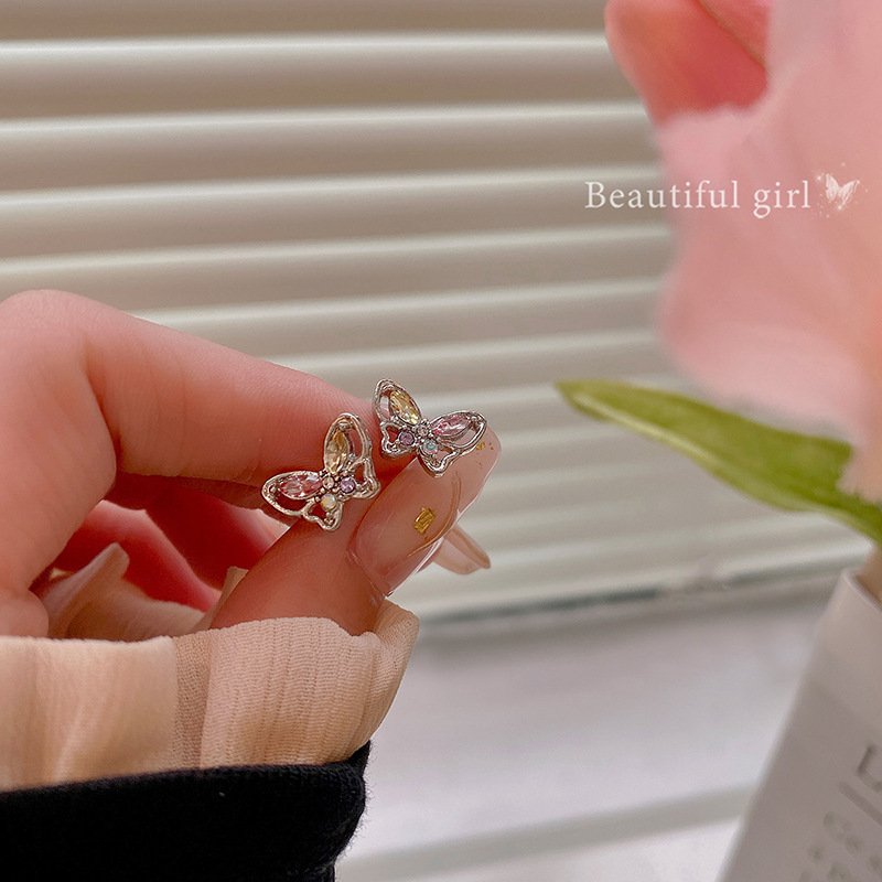 S925 Silver Needle Exquisite colored Zircon butterfly Earrings, a fashionable and niche design for women, versatile and elegant earrings that are popular on the Internet Specification drawing