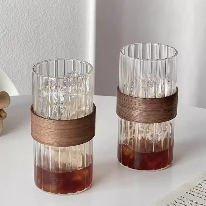 Japanese-style retro vertical patterned anti-scald and heat-resistant drinking cup, ear-hanging coffee cup, iced American latte cup, heat-insulating beverage cup full figure