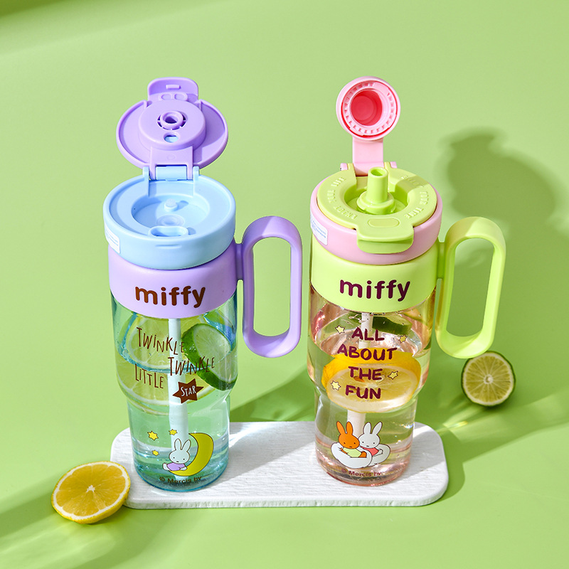 Mifei Tritan large-capacity water cups, summer cooling cups, and plastic straw cups with high appearance standards in summer are available for wholesale in stock Application Scenario