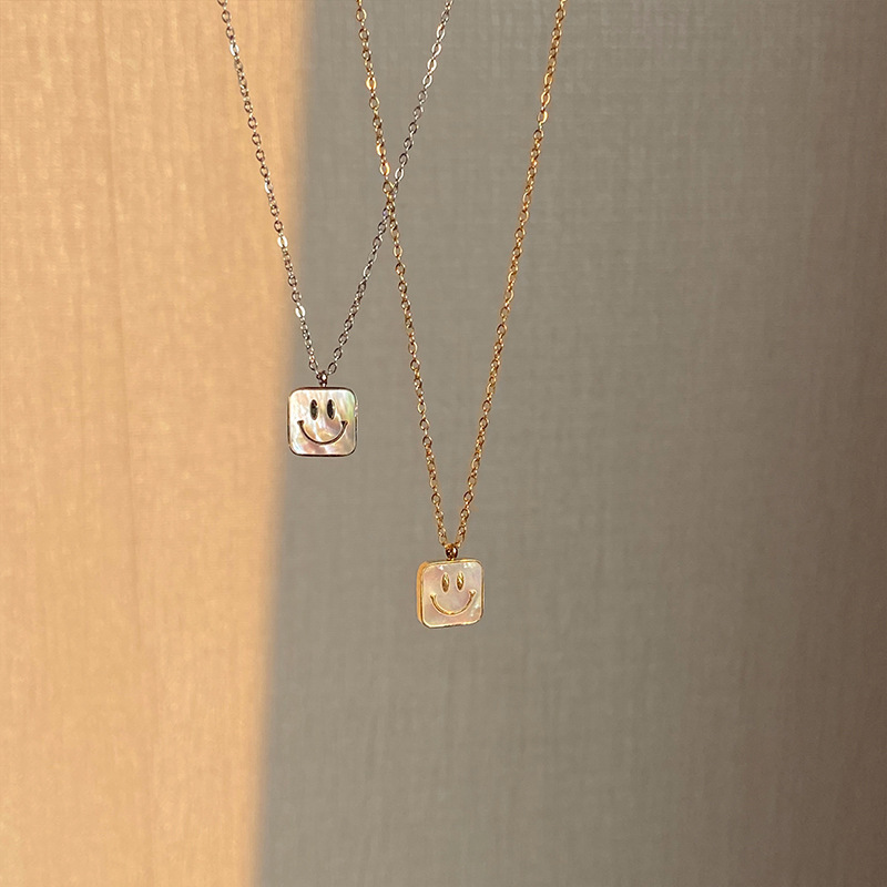 The light luxury and niche design sense shell smiling face necklace is a fashionable and simple titanium steel collarbone chain for women. It is a trendy and personalized accessory details Picture