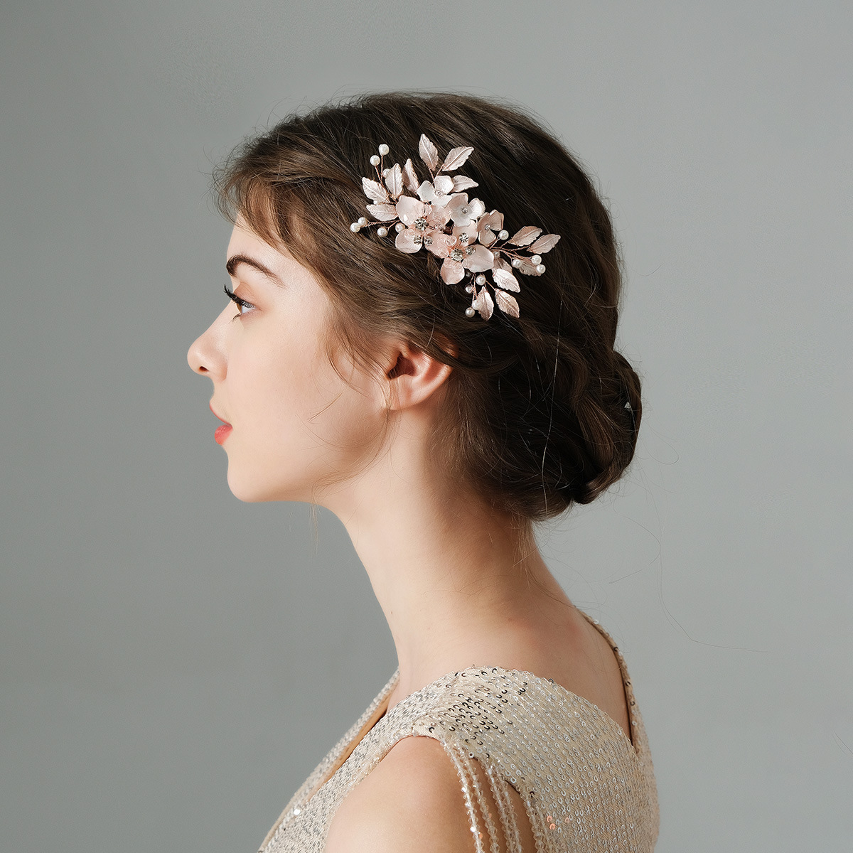Japanese and Korean Samisen style wedding headwear, alloy flower hand-combed, bride's wedding dress, evening gown, updo and accessory details Picture