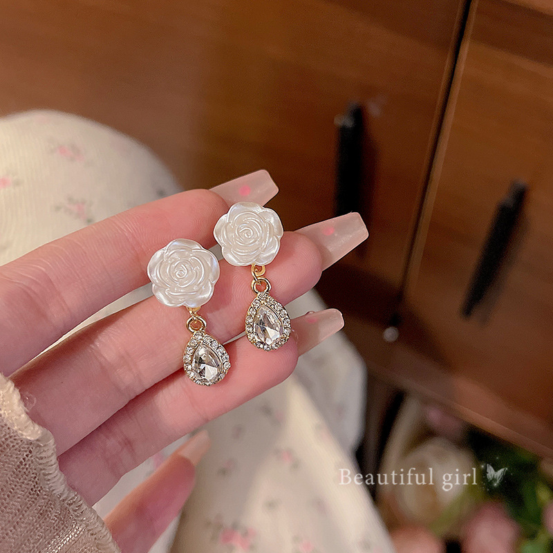 French retro camellia earrings for women, 2024 new water drop zircon earrings, a high-end and popular earpiece that has become a social media sensation full figure