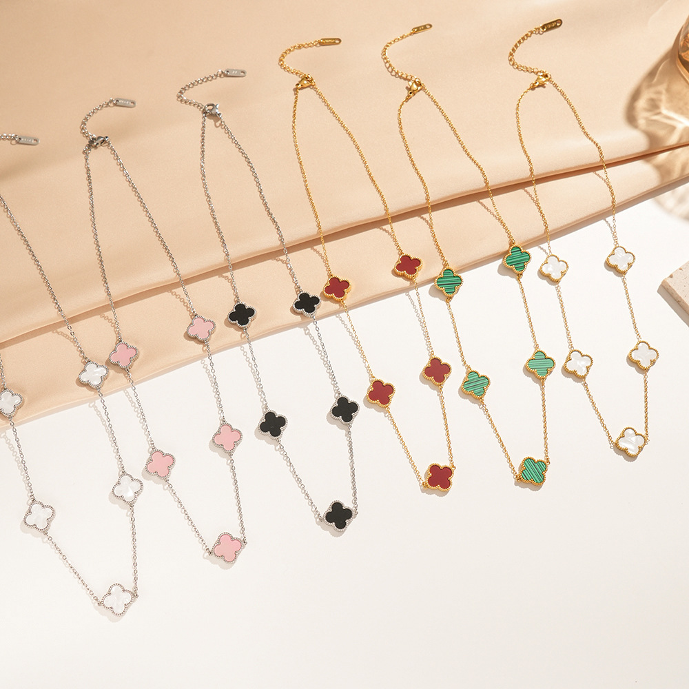 Fashionable titanium steel non-fading 13MM five-petal double-sided four-leaf clover necklace for women, a unique and light luxury style, versatile collarbone chain full figure
