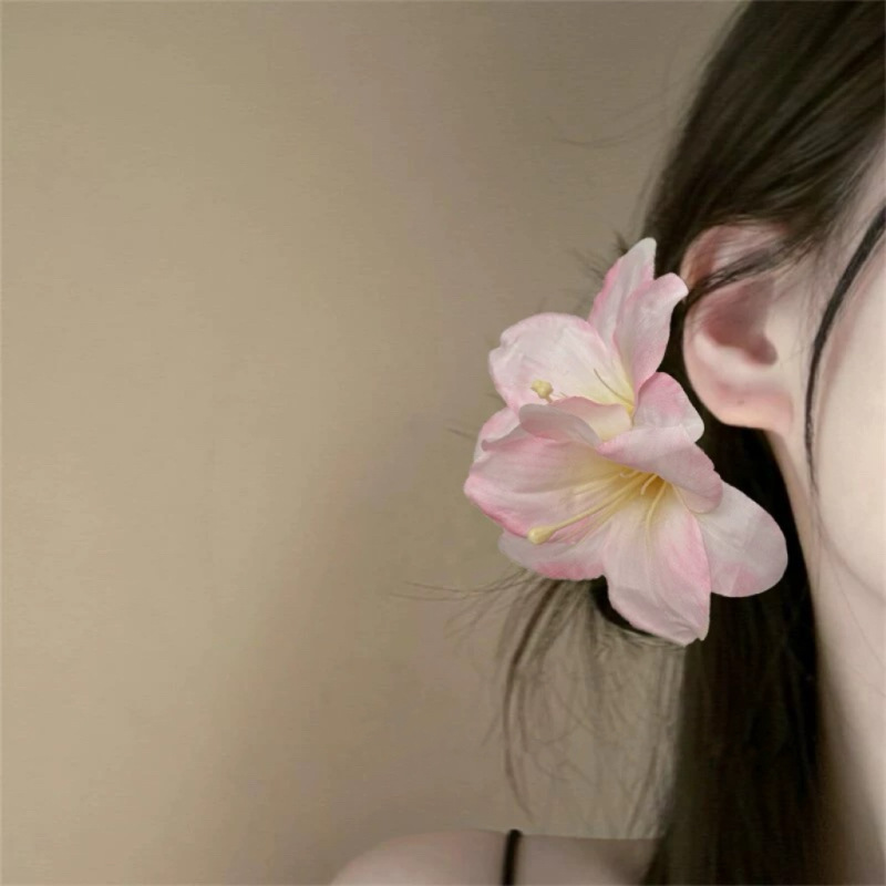 The ambient-filled lily hair clip, the new Chinese-style side flower hairpin, the duckbill clip, and the super ethereal and elegant hair clip clip Specification drawing