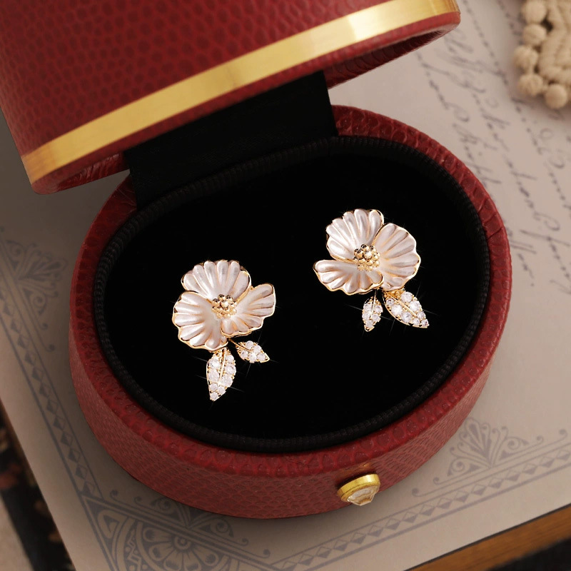 Elegant, retro, and light luxury forest-themed floral stud earrings for women, with a niche design sense, artistic and simple style, and fashionable earrings Application Scenario