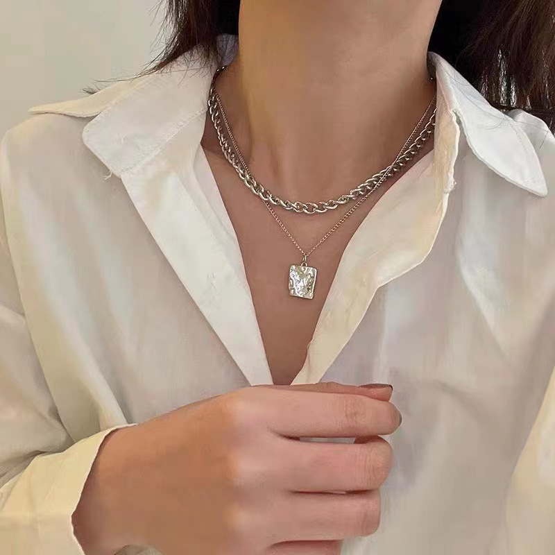 Textured Fang brand double-layer pendant, light luxury and niche design, hip-hop sweater chain, couple necklace for women full figure