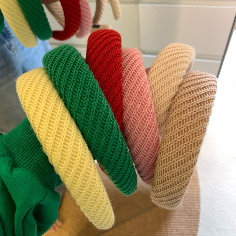 Autumn handcrafted knitted woolen hairbands, women's height-increasing cranial top wide-edge hairpins, facial cleansing headbands, hair accessories, and headwear details Picture