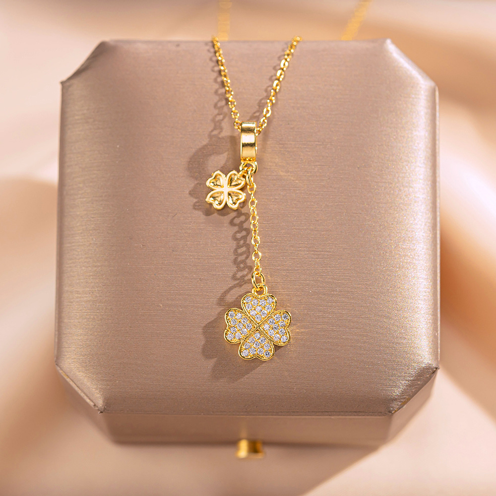 This elegant four-leaf clover tassel necklace is a trendy and versatile piece for women on Instagram. It's a popular collarbone chain and a niche, light luxury accessory full figure