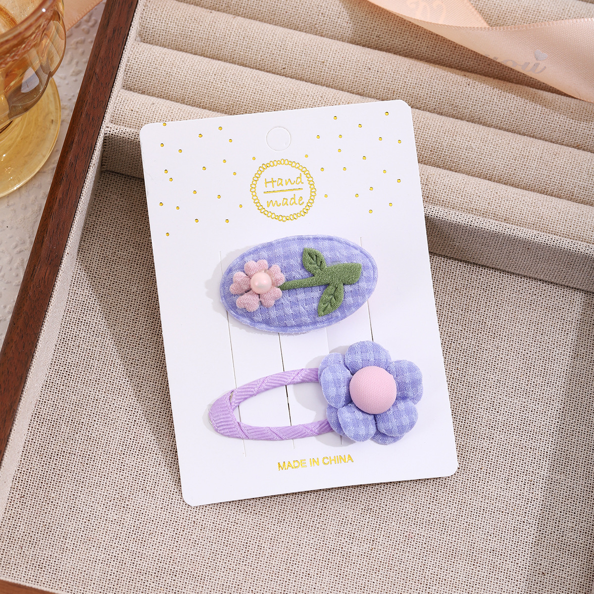 Children's flower hair clips, girls' fresh and cute hair clips, broken hair without damaging hair accessories, girls' fabric side clips, bangs clips Application Scenario