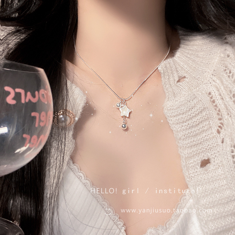 French shell star necklace for women, a new 2024 light luxury, niche and high-end collarbone chain, a hit accessory that has become a social media sensation Application Scenario