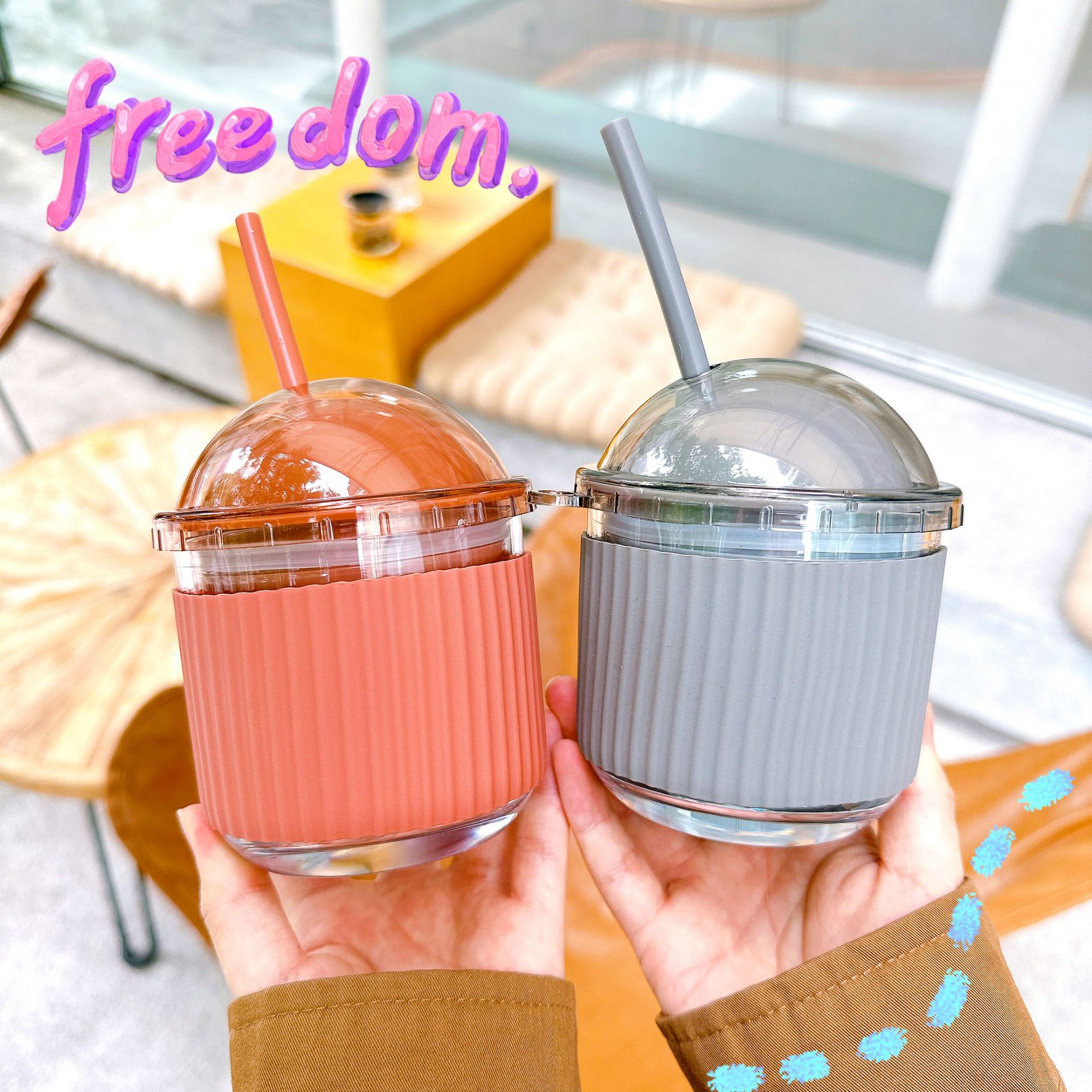 Cute and small glass cups for office and home use, cute egg-shaped straw cups, high appearance level, ins style couple water cups wholesale Specification drawing