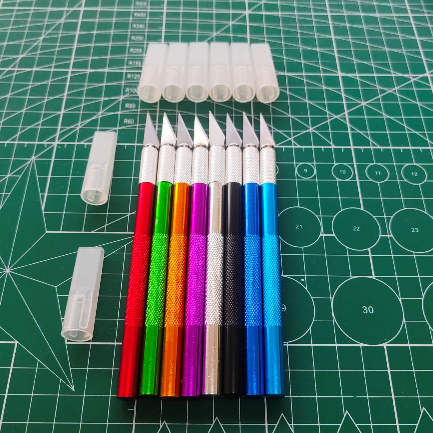 Wholesale hand-held aluminum alloy colored utility knives, journal model engraving knives, paper-cutting, wooden rubber stamps, and metal engraving knives full figure