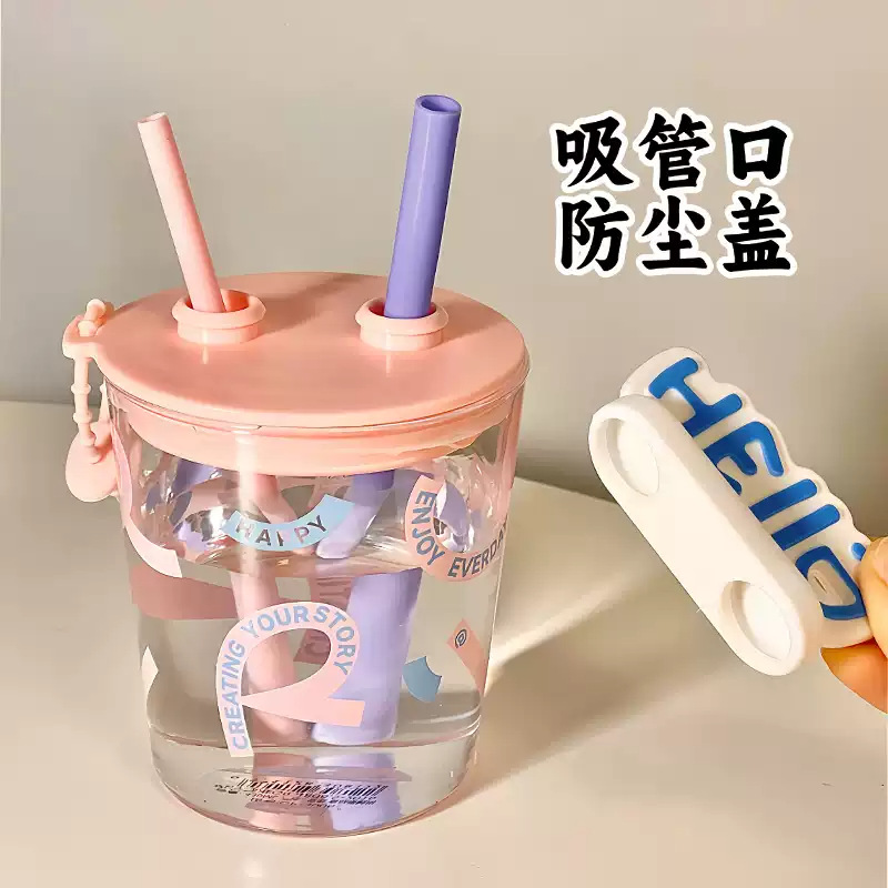 New ins glass water cup for girls, compact and mini, high appearance level in summer, heat-resistant, office double straw cup Application Scenario