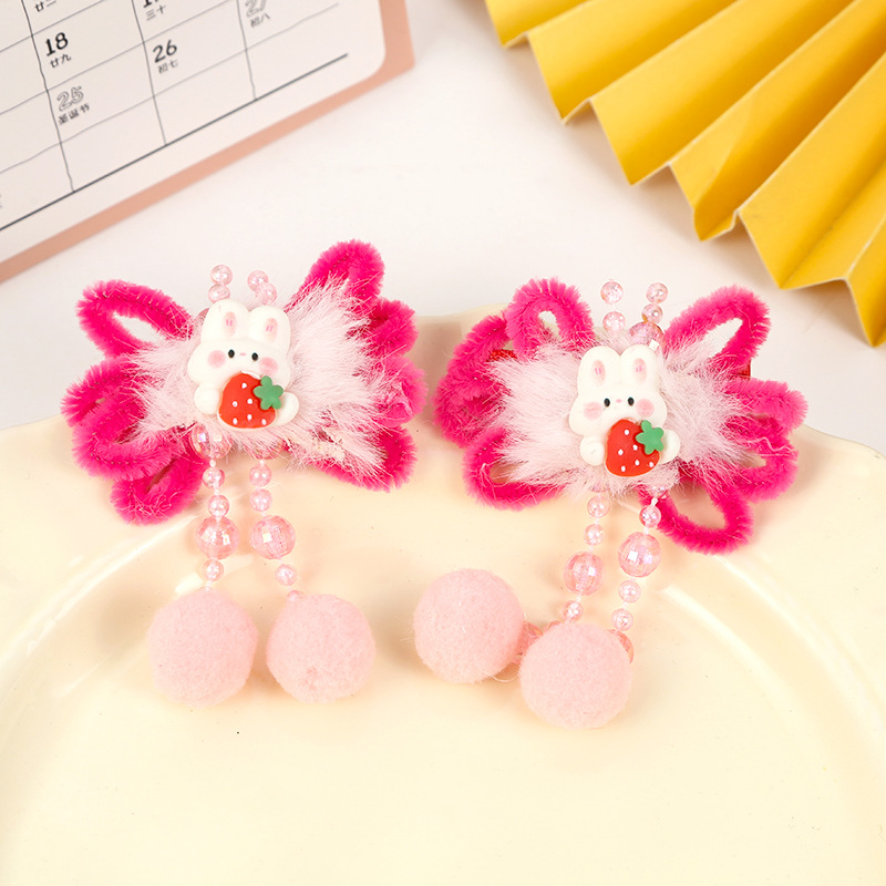 Children's New Year headwear, Chinese-style girls' Hanfu hair clips, mink hair ancient-style tassel hair clips, baby New Year hair accessories Application Scenario