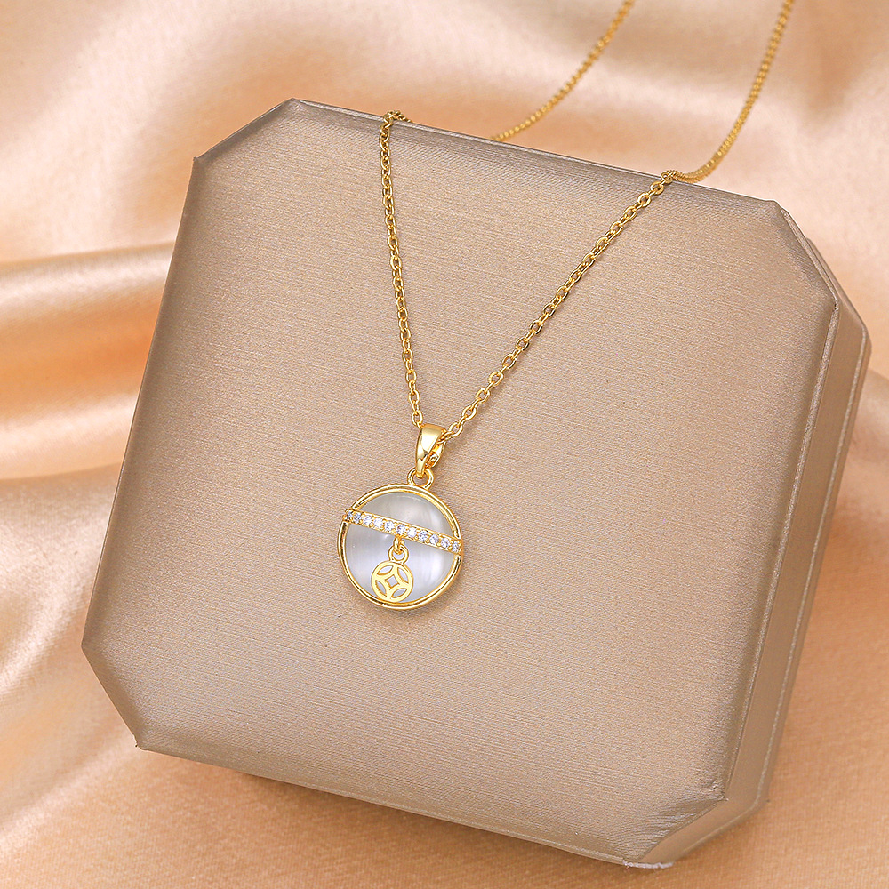 Korean version of ins cat's eye stone copper plastic coin pendant titanium steel necklace female Internet celebrity light luxury high-end collarbone chain accessory full figure