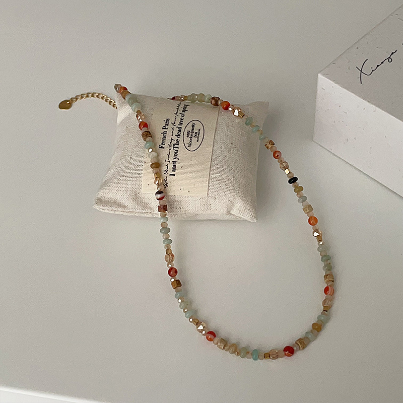 Summer dopamine colored stone crystal beaded necklace for women, a unique design sense, versatile neckchain, collarbone chain full figure