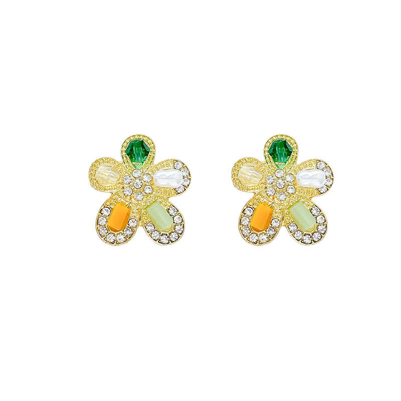 Diamond-encrusted asymmetrical flower stud earrings, elegant and fashionable European and American cross-border earrings, high-end and exquisite light luxury earrings Item Picture