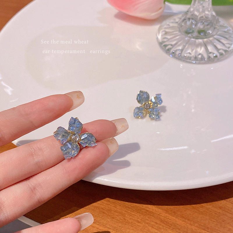 S925 Silver Needle Super Ethereal Gradient Crystal Flower Earrings for Women, a niche high-end design sense, versatile earrings wholesale Specification drawing