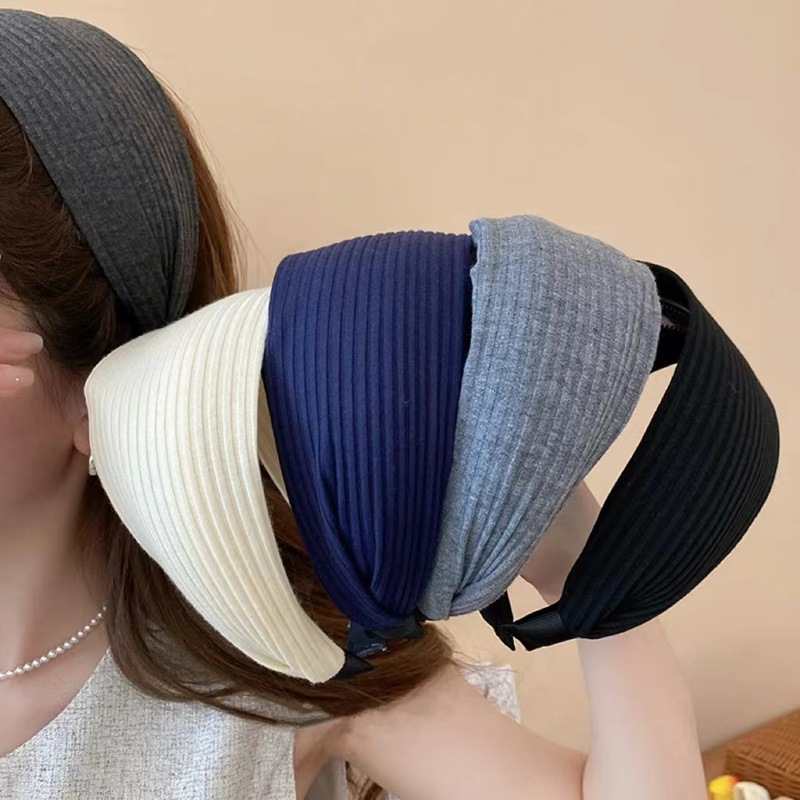 The same Korean-style knitted hairband as Yi Mengling's, a high-end headwear with a wide pit strip on the top of the head for women Specification drawing