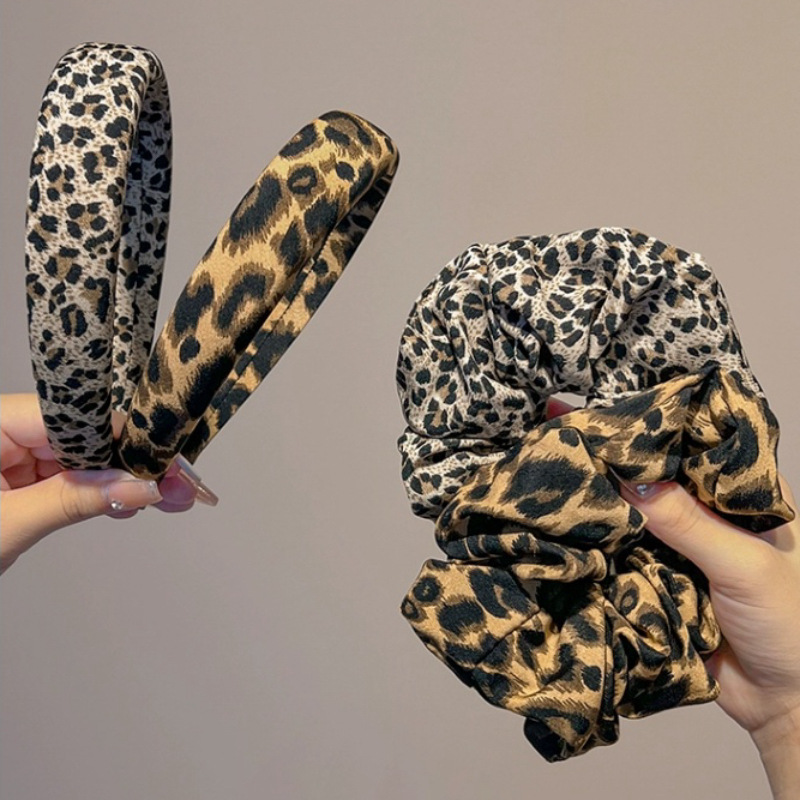 Elegant leopard print, high headband on the top of the head, feminine high-end look, face wash headband, large intestine hair band, hair tie, headwear, rubber band full figure