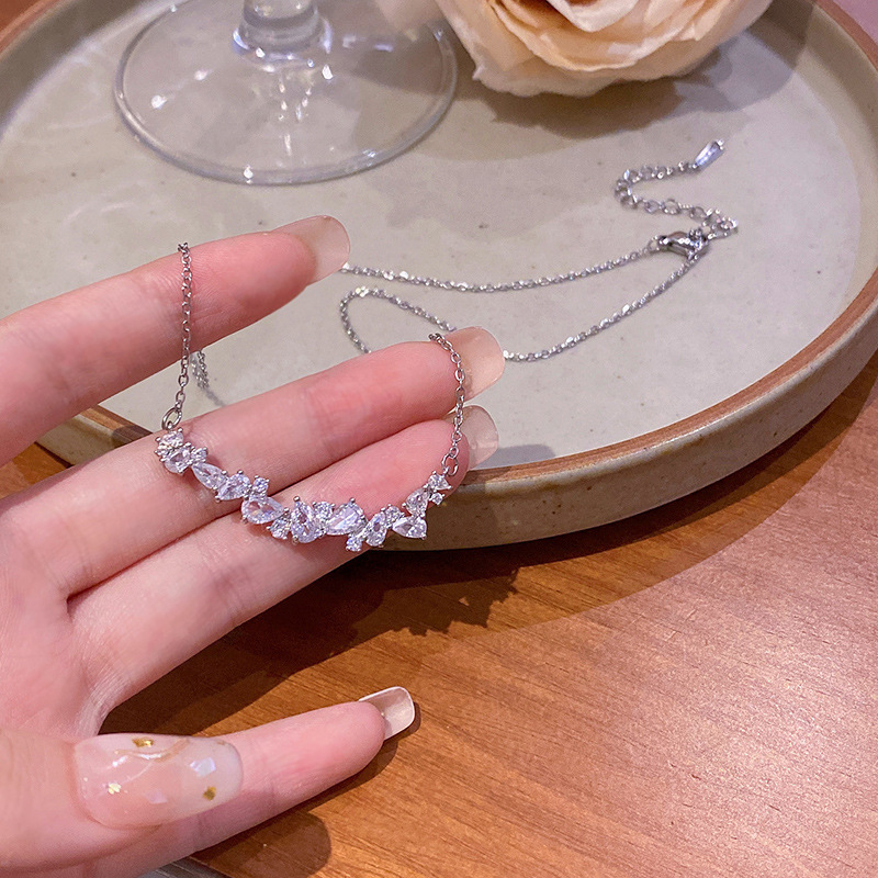 Exquisite irregular wisteria zircon titanium steel necklace with a unique and high-end design sense for women, collarbone chain necklace accessory details Picture