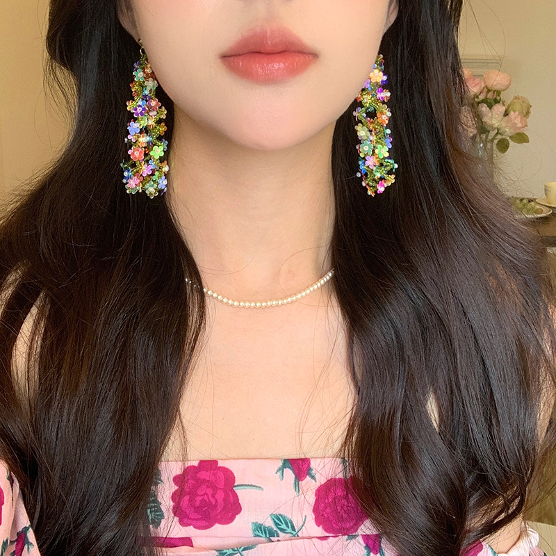 Fairy-like atmosphere, colorful flower heart-shaped stud earrings, niche design, exaggerated high-end earrings, feminine charm, heavy craftsmanship earrings Specification drawing