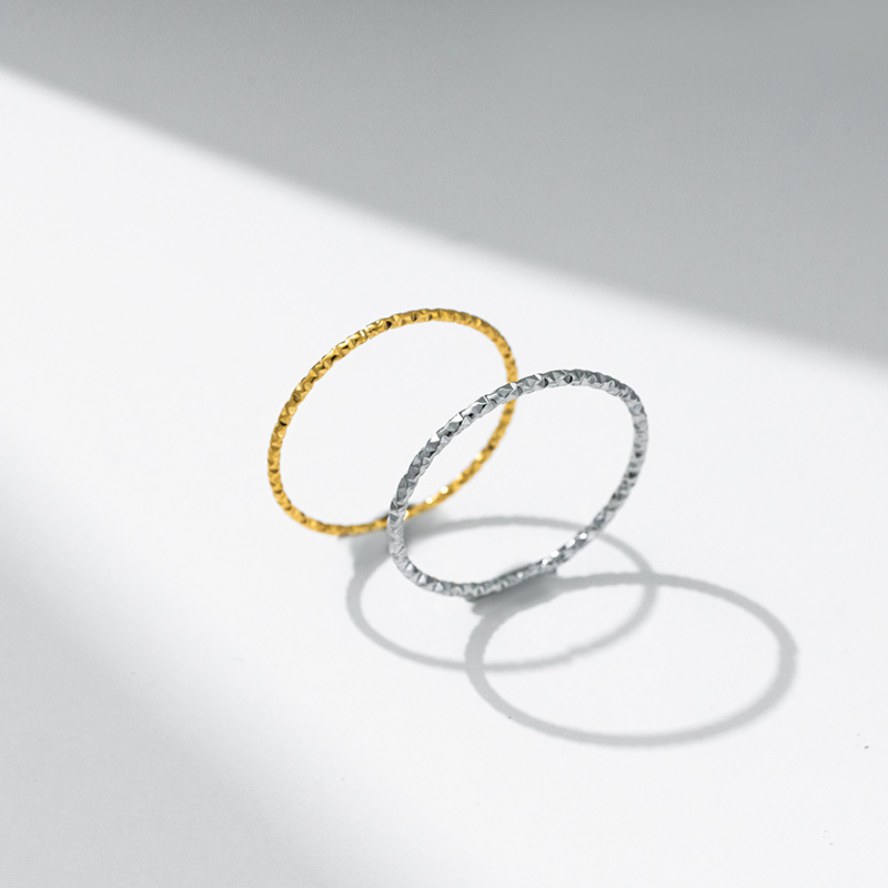 Plain bezel starry sky car flower ring for women, titanium steel, no color fading, 1MM extremely thin, versatile ring, with a unique and high-end line full figure