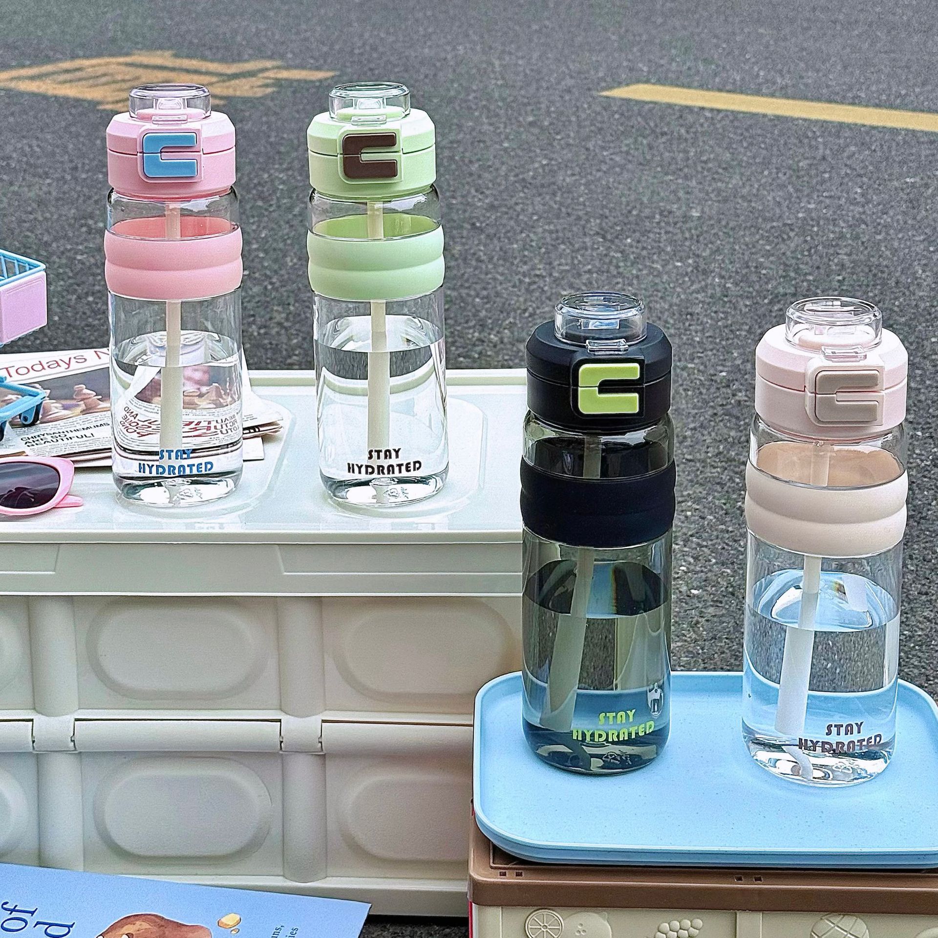 Simple and sporty water cup KT sticker, cute outdoor double-drinking plastic cup, summer student couple portable and easy to use cup details Picture