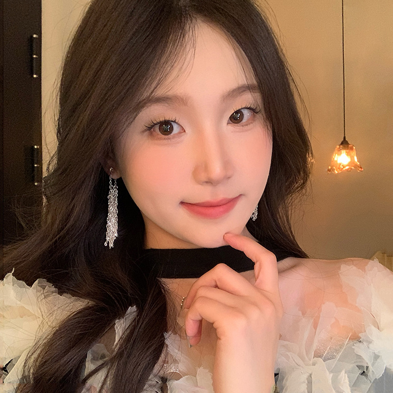 Galaxy Waterfall tassel earrings with a sense of design, long and elegant earrings for women, a new trendy and exquisite earpiece from 2025 details Picture