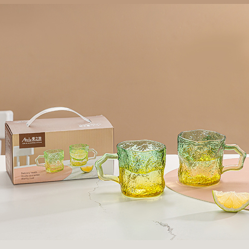 Embossed sunflower, retro embossed glass cup, large capacity breakfast milk cup, coffee with handle, gift box set event Application Scenario