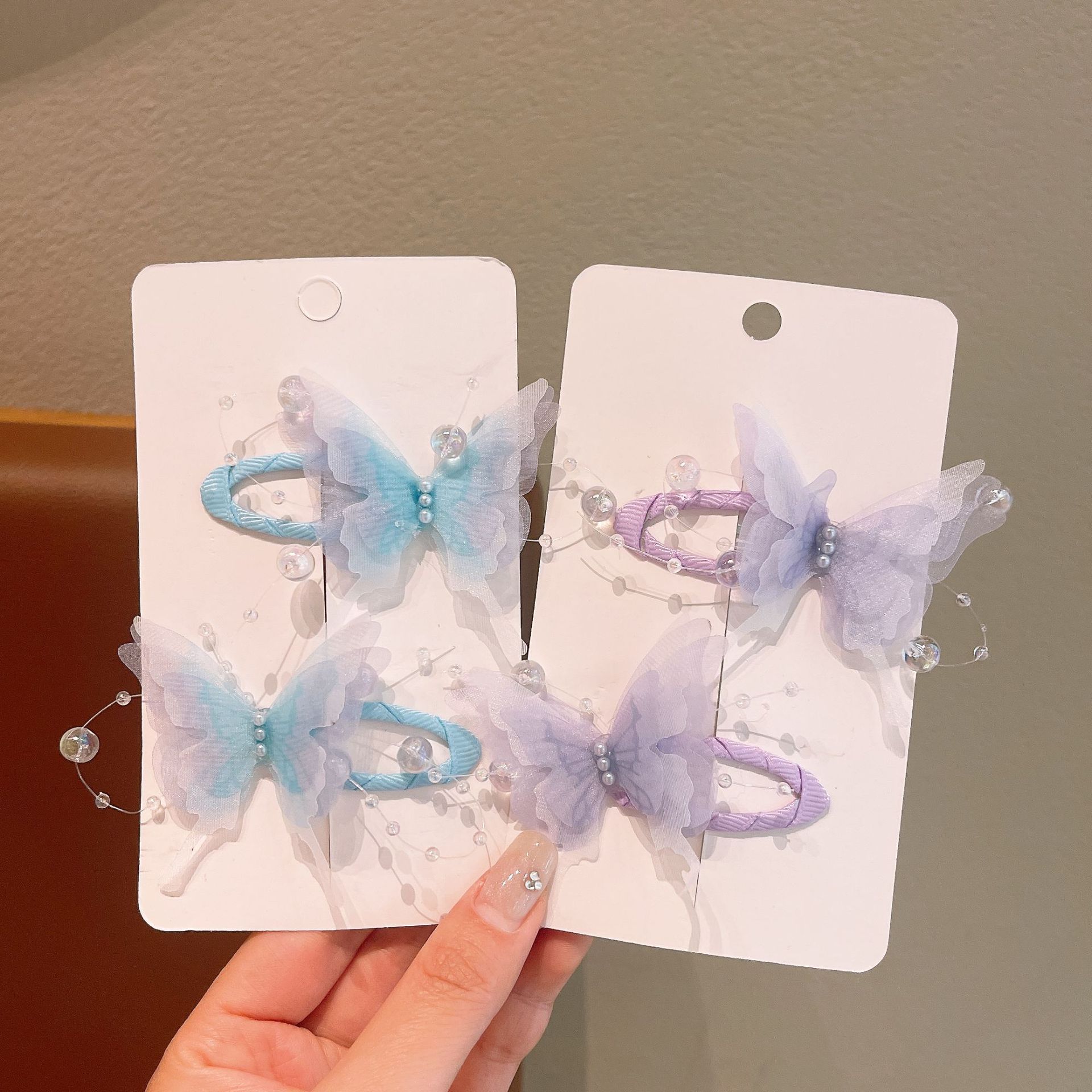 Super fairy children's butterfly hair clip, Princess side bb clip, hairpin that won't damage the back of the head, girl's hair clipper, hair accessory Application Scenario