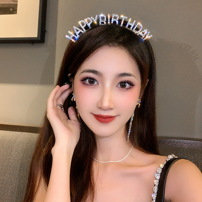 HAPPYBIRTHDAY Headband Headwear, Queen Headband, Crown Party, new Internet celebrity hair clip Application Scenario