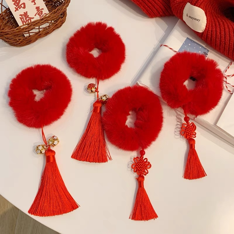 New Year's headwear: Ancient-style Hanfu, children's autumn and winter plush hair band, 2024 new style hair tie, women's Spring Festival leather band hair flower Application Scenario