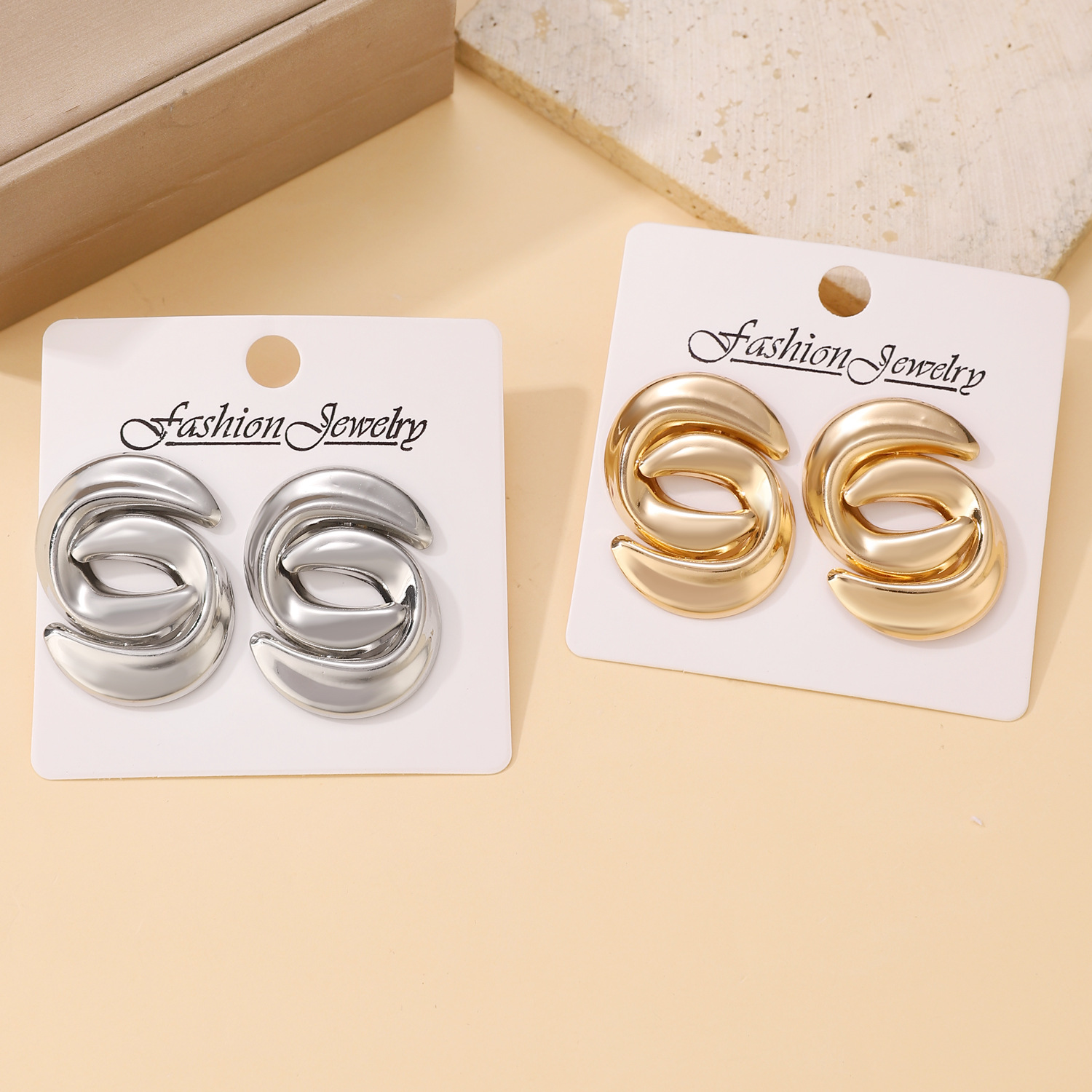 New European and American geometric square heart-shaped star-shaped stud earrings, women's frosted elegant earrings, stainless steel earrings, cross-border accessories Application Scenario