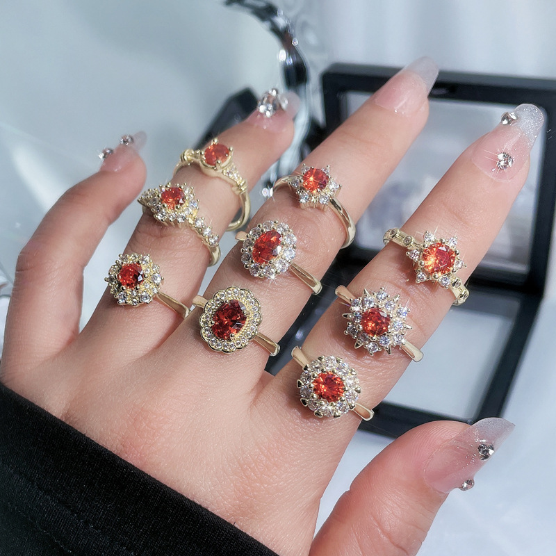 The retro court style, light luxury and high-end red diamond open ring is a unique and versatile female ring with a sweet, cool and fashionable style Specification drawing