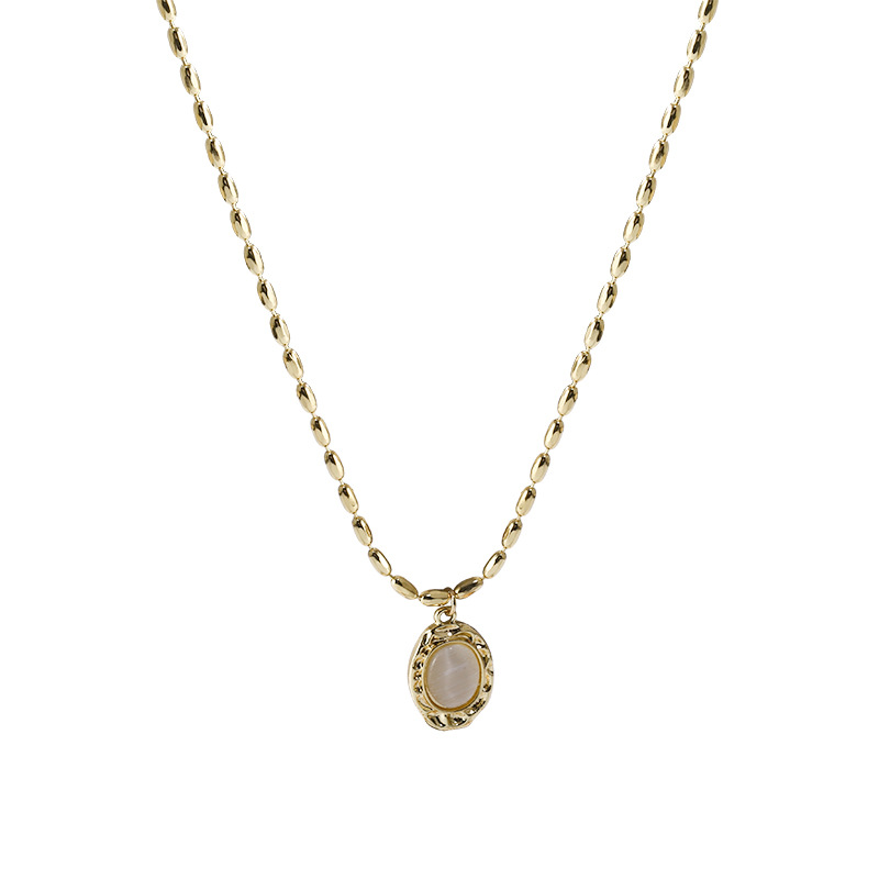 Retro light luxury emerald cat's eye necklace for women 2023 new style, trendy and high-end design sense, personalized and versatile collarbone chain Item Picture