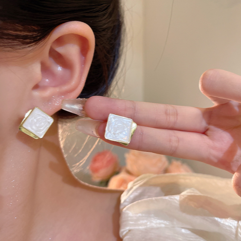 French-style glazed double-layer square stud earrings, irregular, unique, simple and high-end style, fashionable and retro earrings details Picture