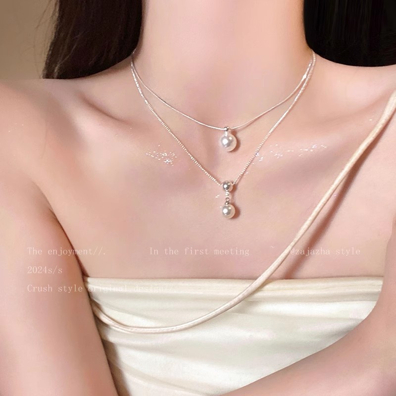 Silver heart-shaped pearl pendant necklace, women's summer light luxury and niche design sense collarbone chain, Instagram trendy Internet celebrity accessory full figure