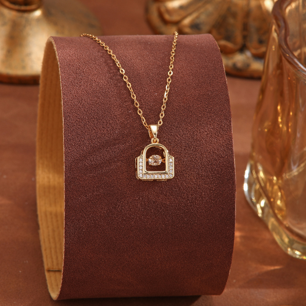 Fashionable and light luxury titanium steel necklace, a new niche women's neckchain pendant, the same style as the Internet celebrity, simple and elegant collarbone chain accessory details Picture