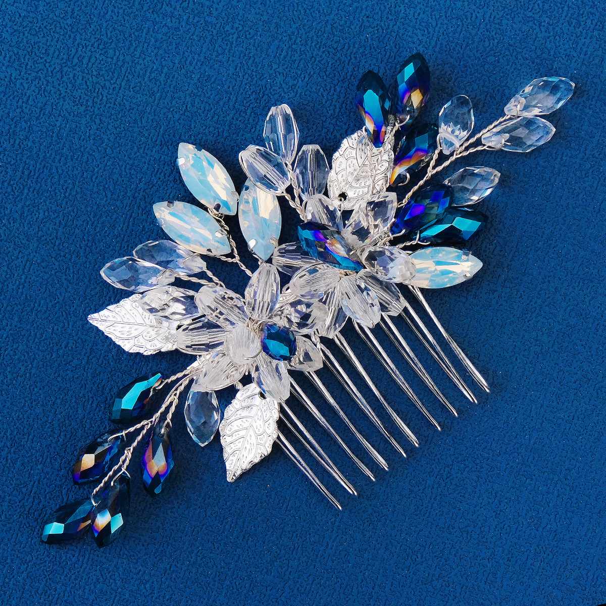 New Chinese-style wedding dress, evening gown, hair accessory, horse eye protein diamond, hand-inserted comb, personalized blue crystal updo, hair comb Specification drawing