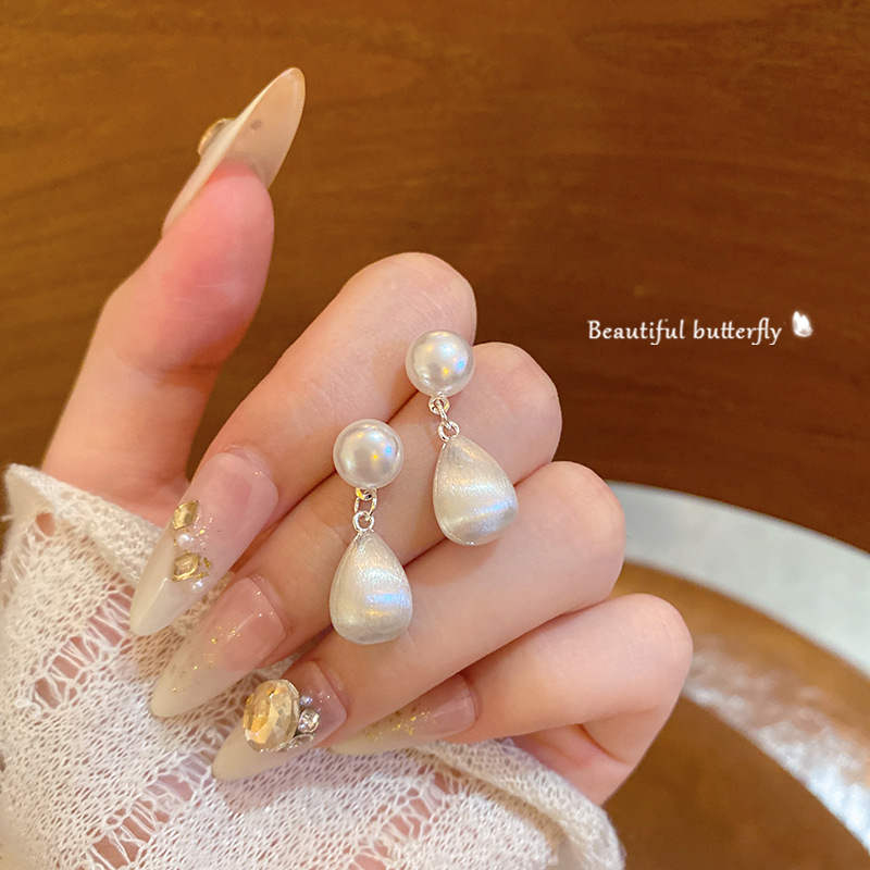 Pearl metal brushed water drop tassel earrings 2025 New style bestseller, elegant stud earrings, high-end commuting accessories full figure