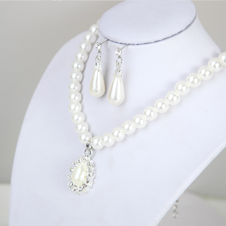 wish Jewelry Set: Fashionable Pearl Necklace, Earrings, Stud Set, Elegant Sparkling diamond Water drop Accessories N5051 Application Scenario