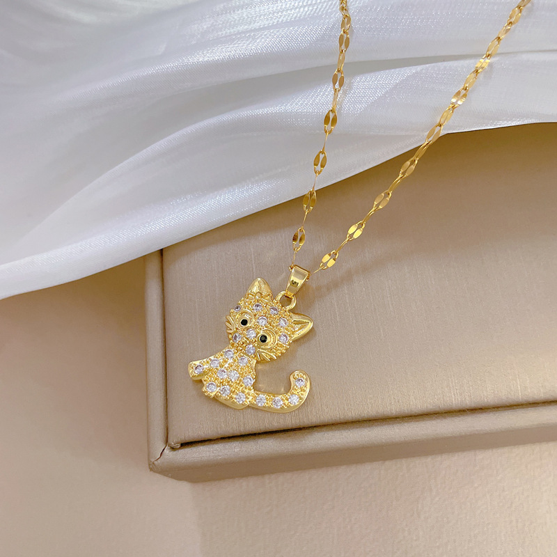 【 Titanium Steel 】 Cute little cat, light luxury, luxurious, full diamond necklace, versatile for women, collarbone chain, titanium steel chain Application Scenario