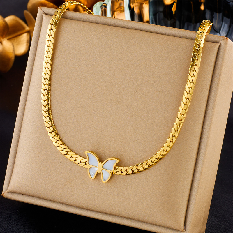 European and American fashion, niche, high-end, simple metal twist collarbone chain, white butterfly accessory, titanium steel necklace full figure