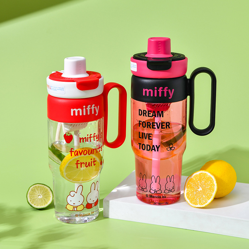 Mifei Tritan large-capacity water cups, summer cooling cups, and plastic straw cups with high appearance standards in summer are available for wholesale in stock full figure