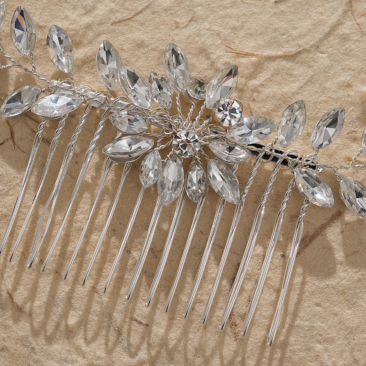 Cross-border European and American bride long hair comb, luxurious horse eye rhinestone hand-stitched comb, banquet dress, wedding dress accessories, headwear Specification drawing