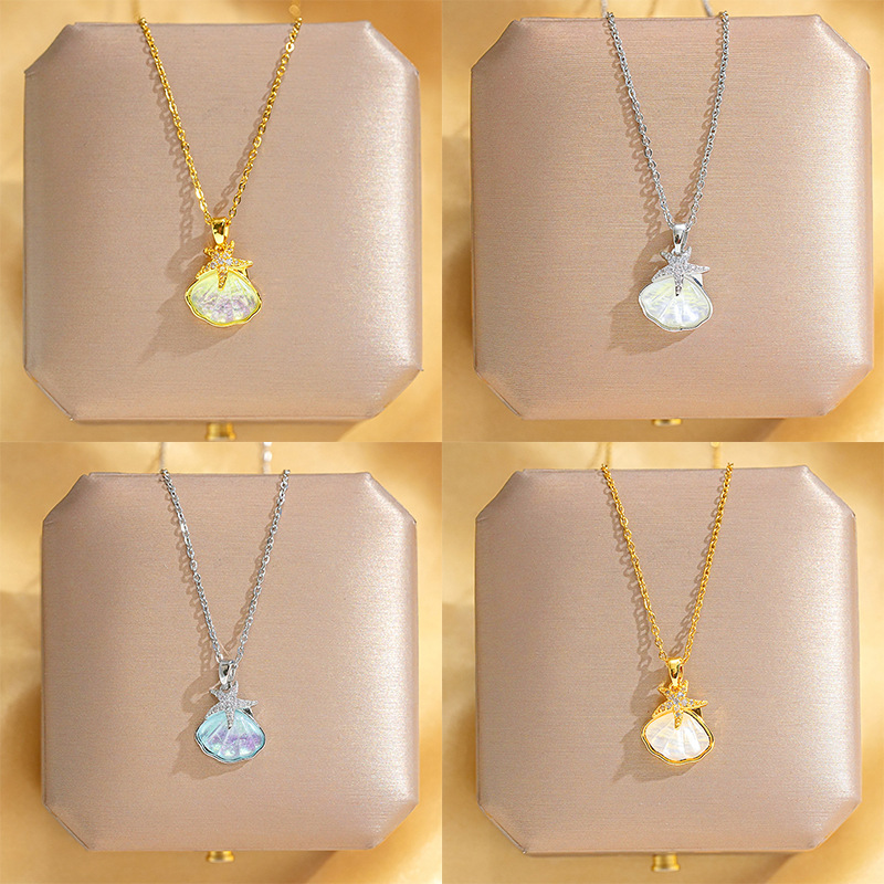 A genuine gold electroplated starfish shell titanium steel necklace for women, inlaid with Marine plates, zircon pendant, internet-famous style collarbone chain full figure