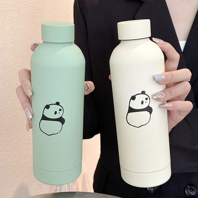 Panda's new portable cup, insulated cup, cold-keeping ins insulated cup, Korean-style simple stainless steel wine bottle insulated cup Application Scenario