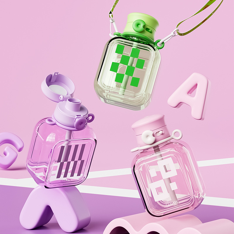 Cross-border e-commerce influencers, with high appearance standards, creative portable crossbody straps, straws, water cups, plastic flat kettles, sports water bottles full figure
