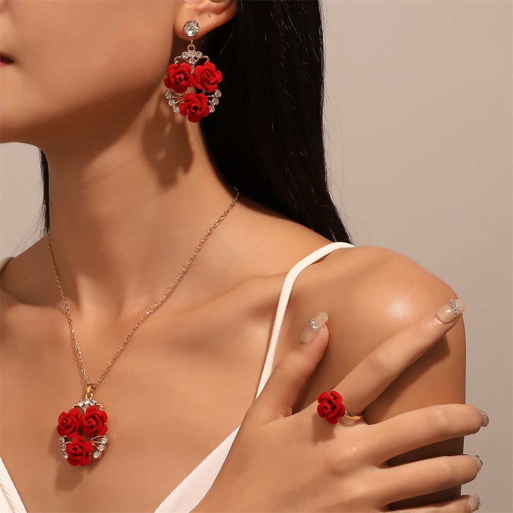 Cross-border European and American rose necklace set, retro and fashionable red rose necklace, earrings, ring, Valentine's Day gift full figure